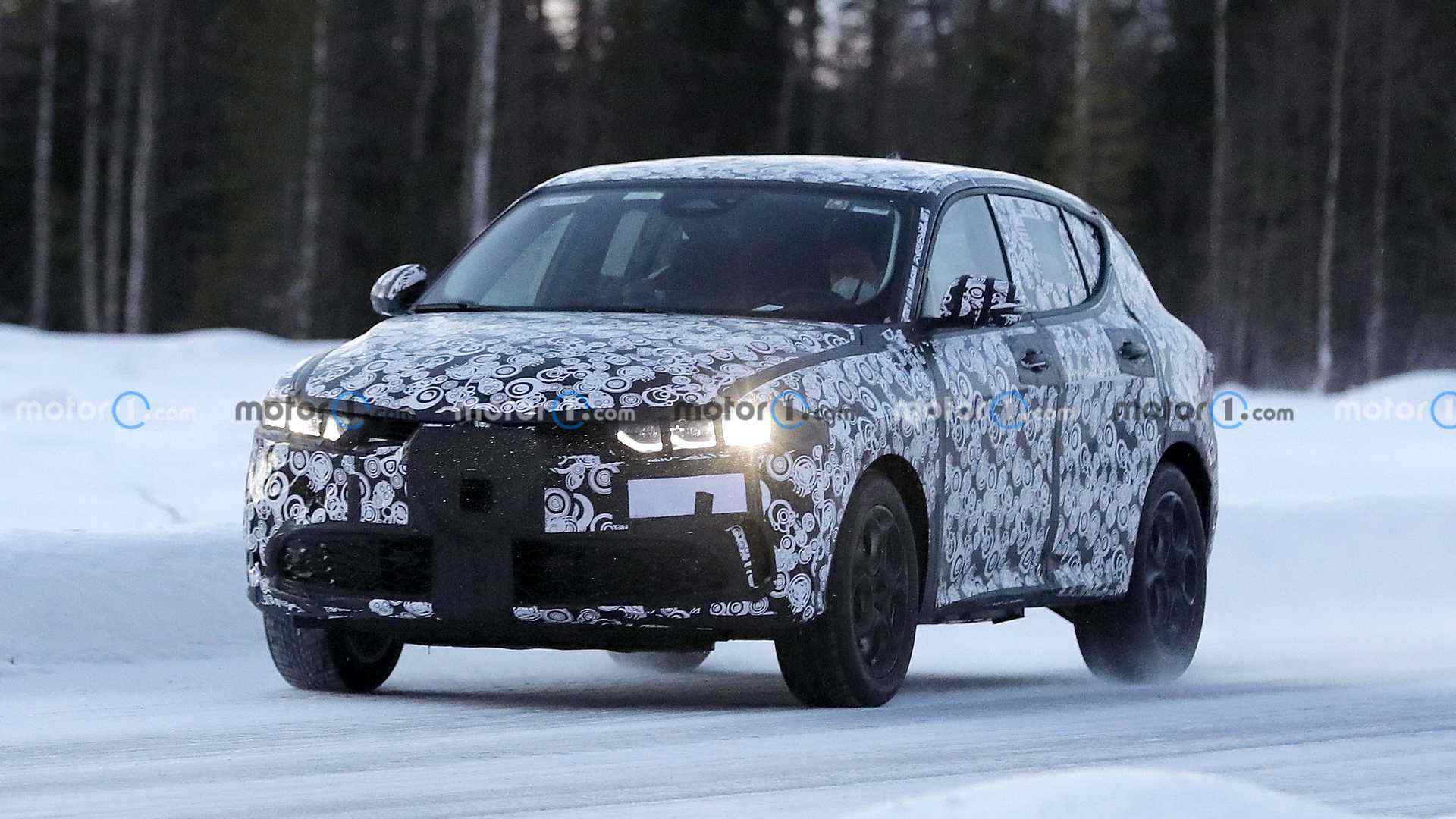 https://i2.dd-img.com/cms/8e08543e48a1fd59937d2cee0e4d7342.jpg 2023-alfa-romeo-tonale-snow-spy-photo (1).jpg