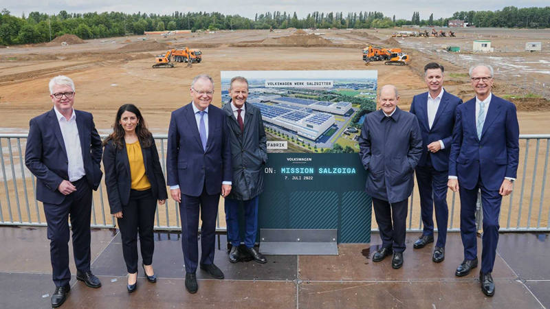https://i2.dd-img.com/cms/912aa802f00a15157047b6a6aa4b4a35.jpg volkswagen-salzgitter-battery-cell-plant-ground-breaking-ceremony-attended-by-german-chancellor-olaf-scholz_副本.jpg