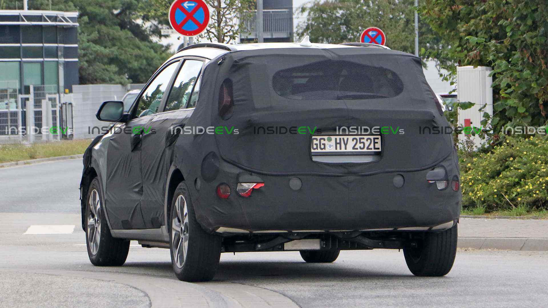 2022-kia-e-niro-niro-ev-spy-photos (4).jpg