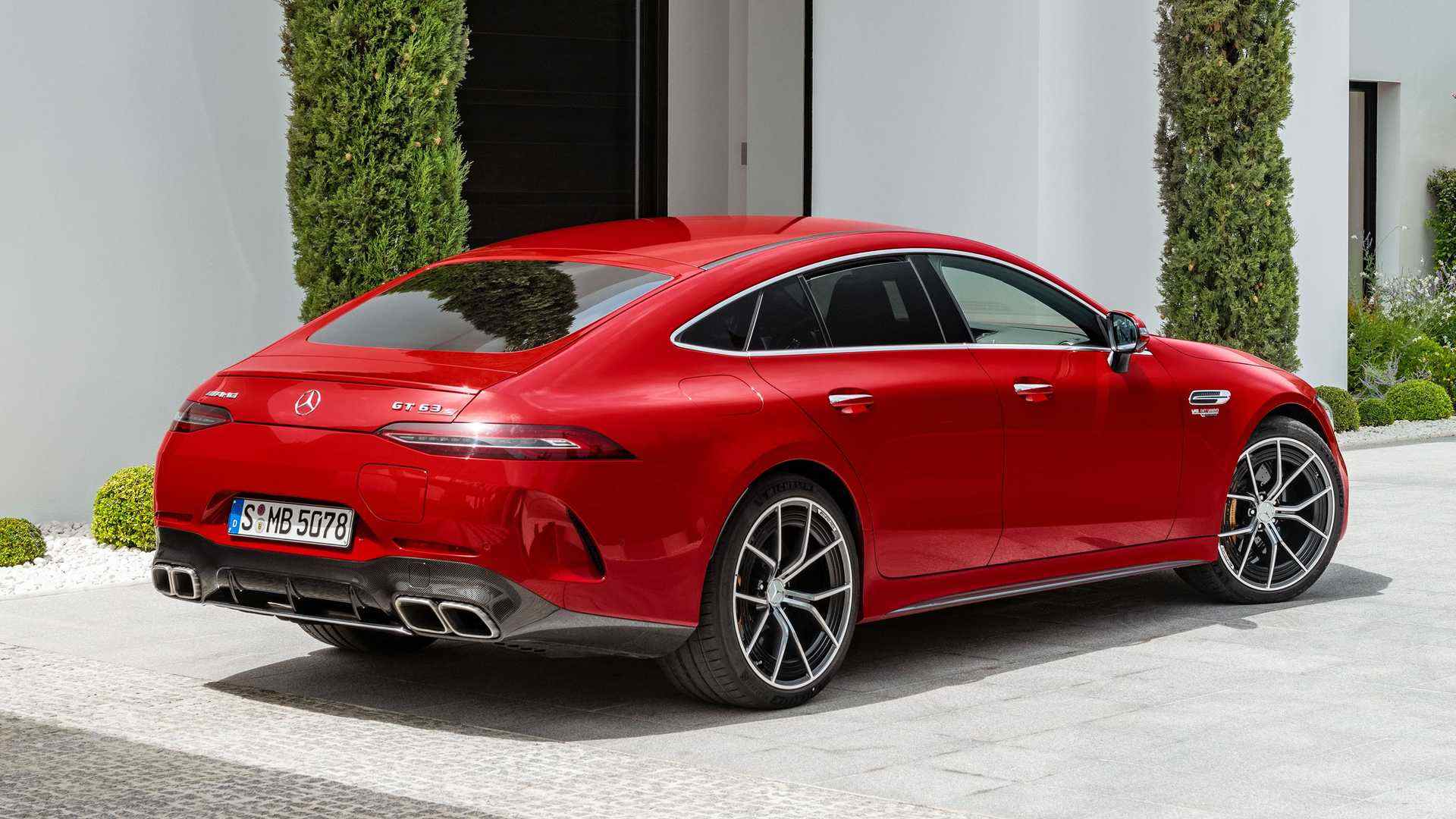 mercedes-amg-gt-63-s-e-performance (1).jpg