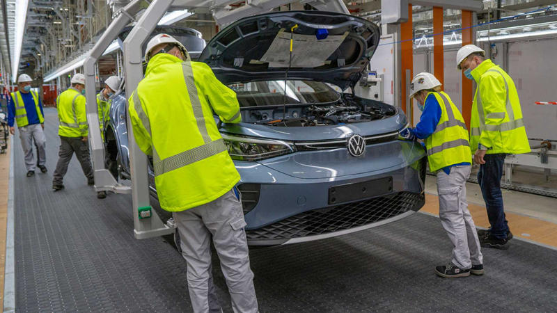 https://i2.dd-img.com/cms/aaf35e176ecc10dfdc7ac4b99061b8d2.jpg volkswagen-id.4-production-in-emden-germany (1)_副本.jpg