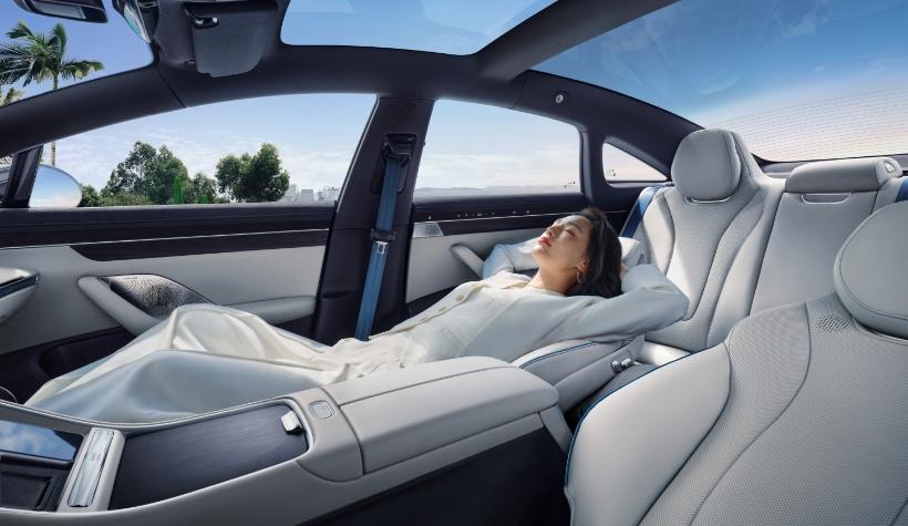https://i2.dd-img.com/cms/b389c1dcddf77a67be017b0dd3068abc.jpg luxeed-s7-zero-gravity-passenger-seat.jpg