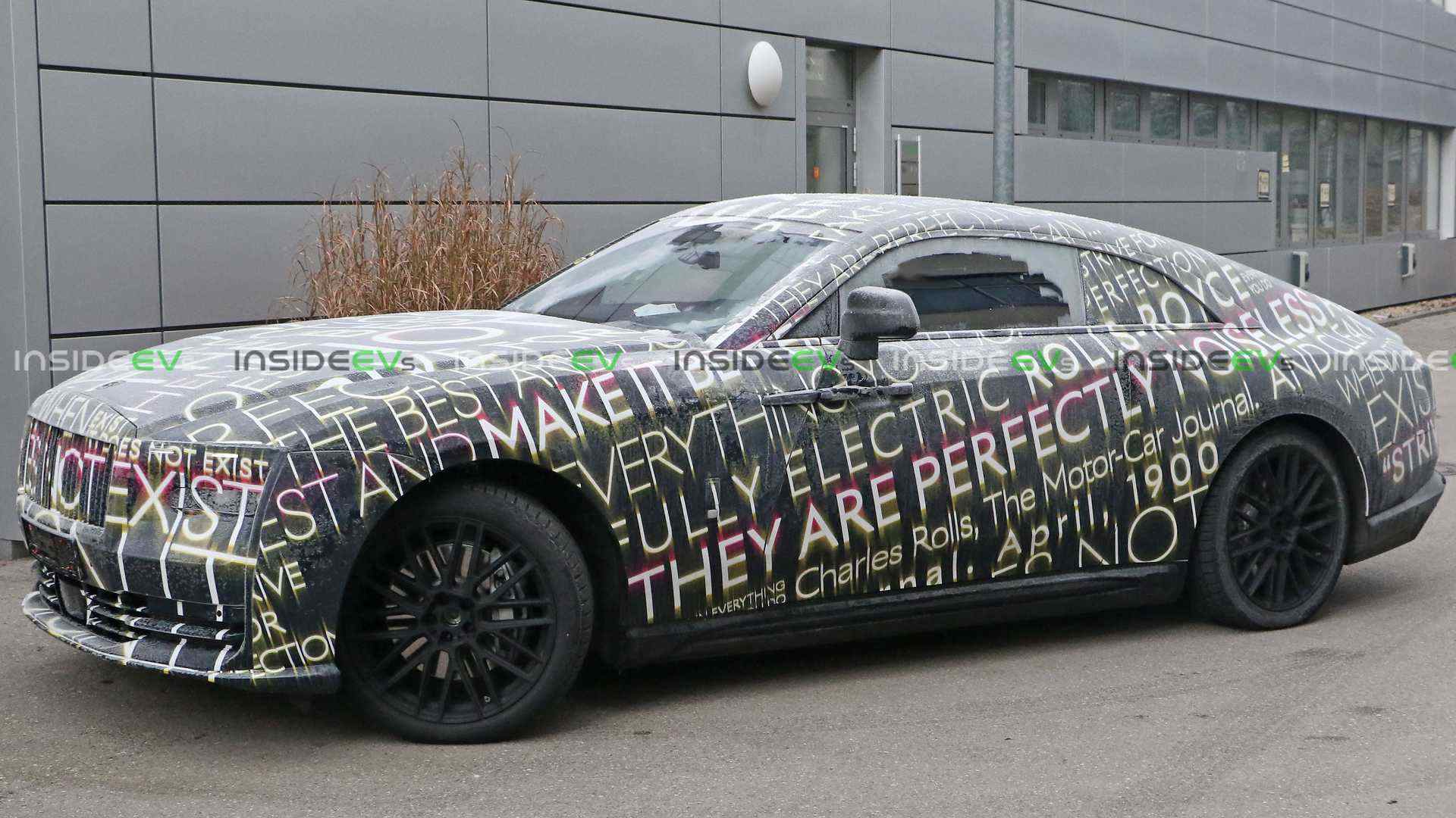 2023-rolls-royce-spectre-spyshots (1).jpg