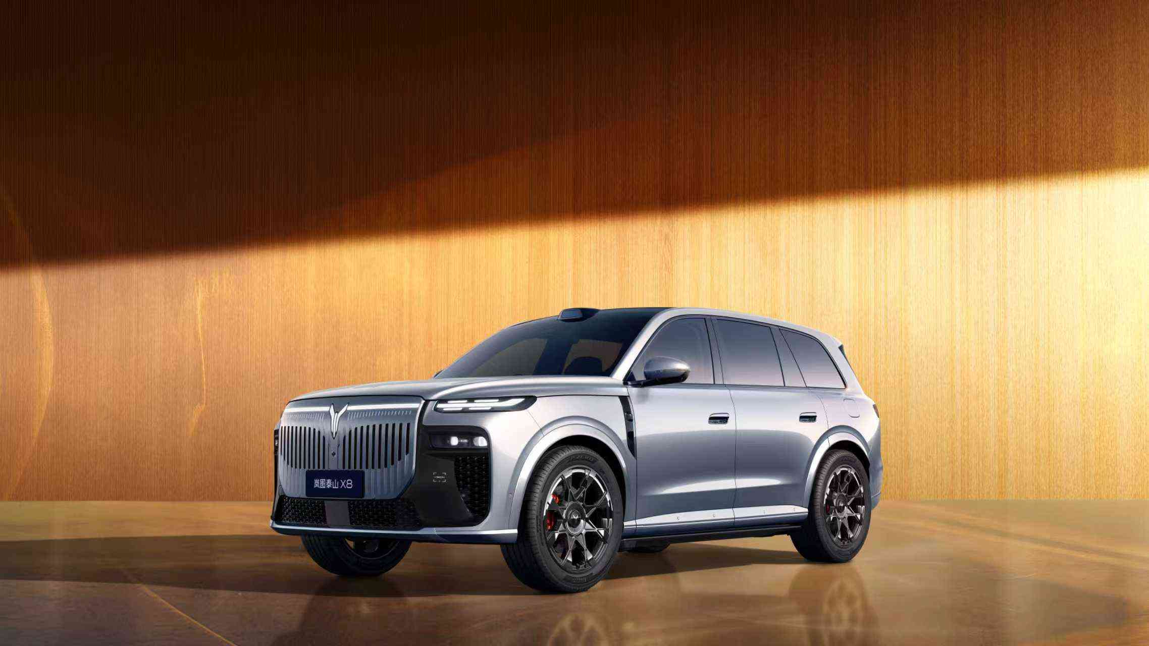 896四激光雷达上车！岚图泰山X8重构8系大五座赛道