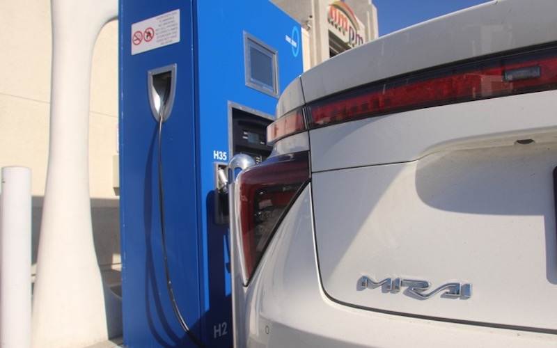 true-zero-hydrogen-fueling-station_100553078_l.jpeg