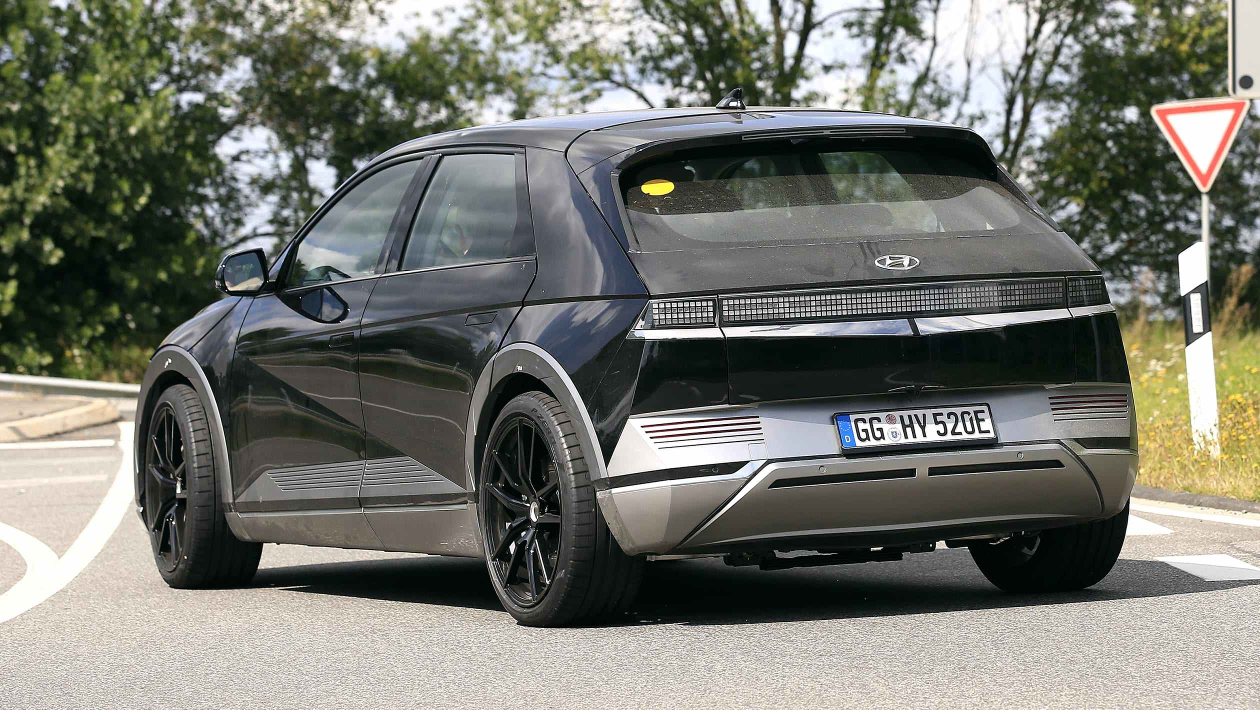 Ioniq 5 N teaser spy pics-3.jpeg