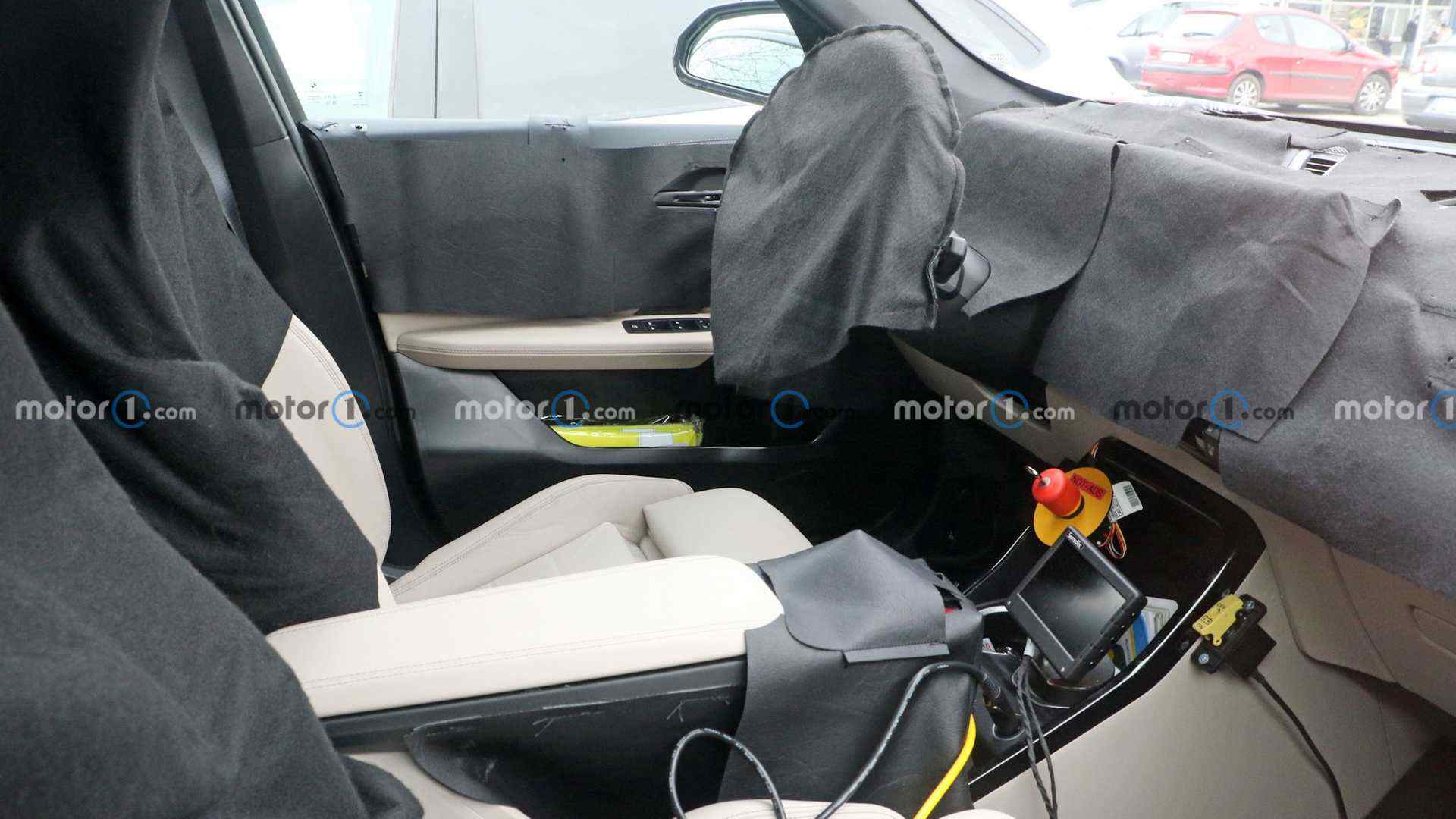 https://i2.dd-img.com/cms/d451d03af521d194996be40282a2c1d1.jpg new-bmw-ix1-spy-shots (4).jpg