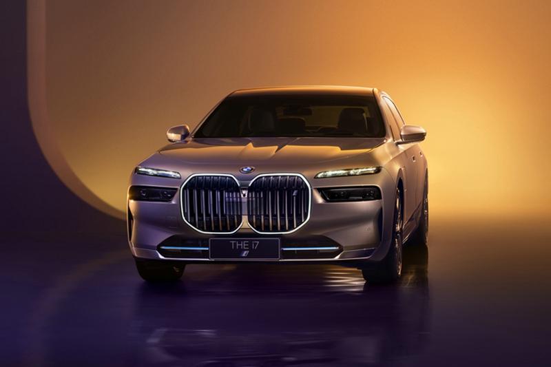 04.创新BMW i7外观_副本.jpg