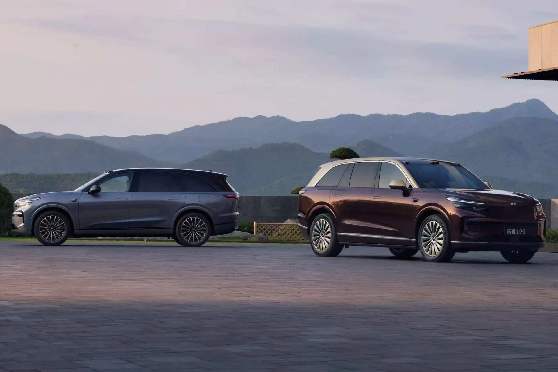 26.58万起，26款乐道L90硬核升级70余项，把蔚来全家桶下放