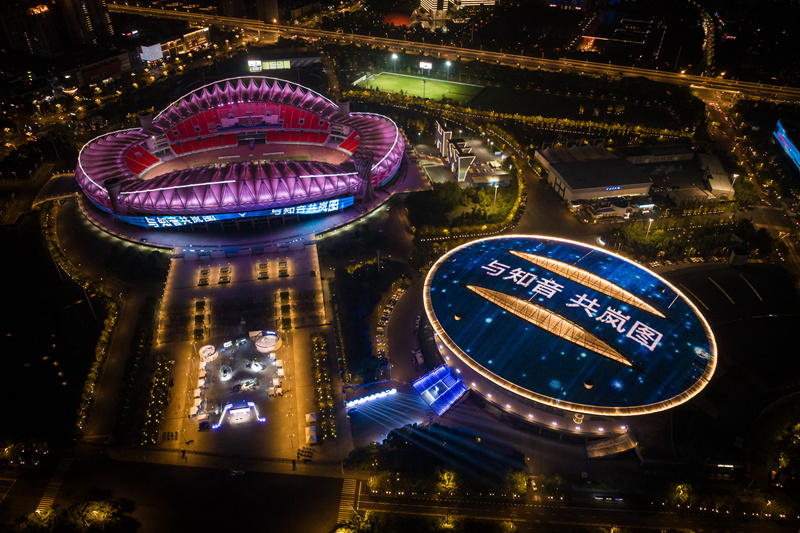 岚图与国安交织的夜晚，我看到了车企成长的最佳方式
