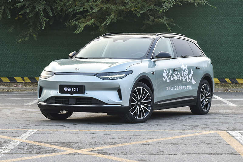 “价格屠夫”入场！亲密接触零跑C11，科技感妥妥的给高分！