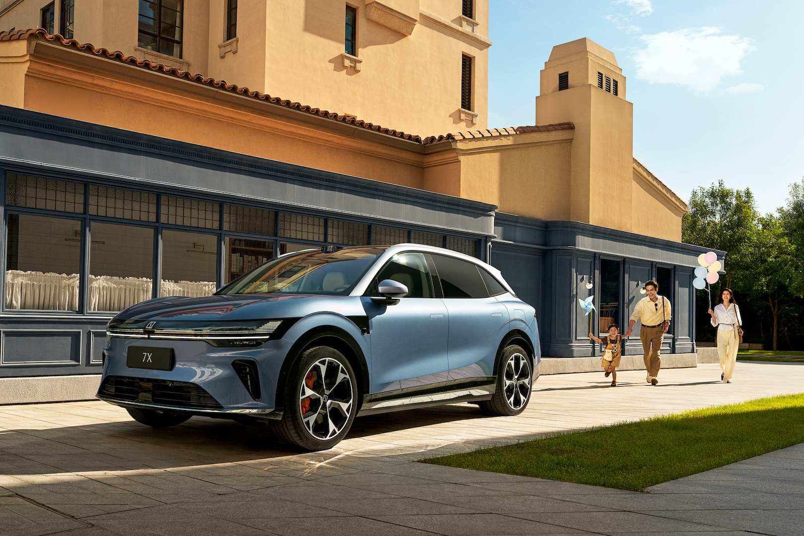 限时售价21.98万元起，焕新极氪7X豪华全面进阶，配置拉满