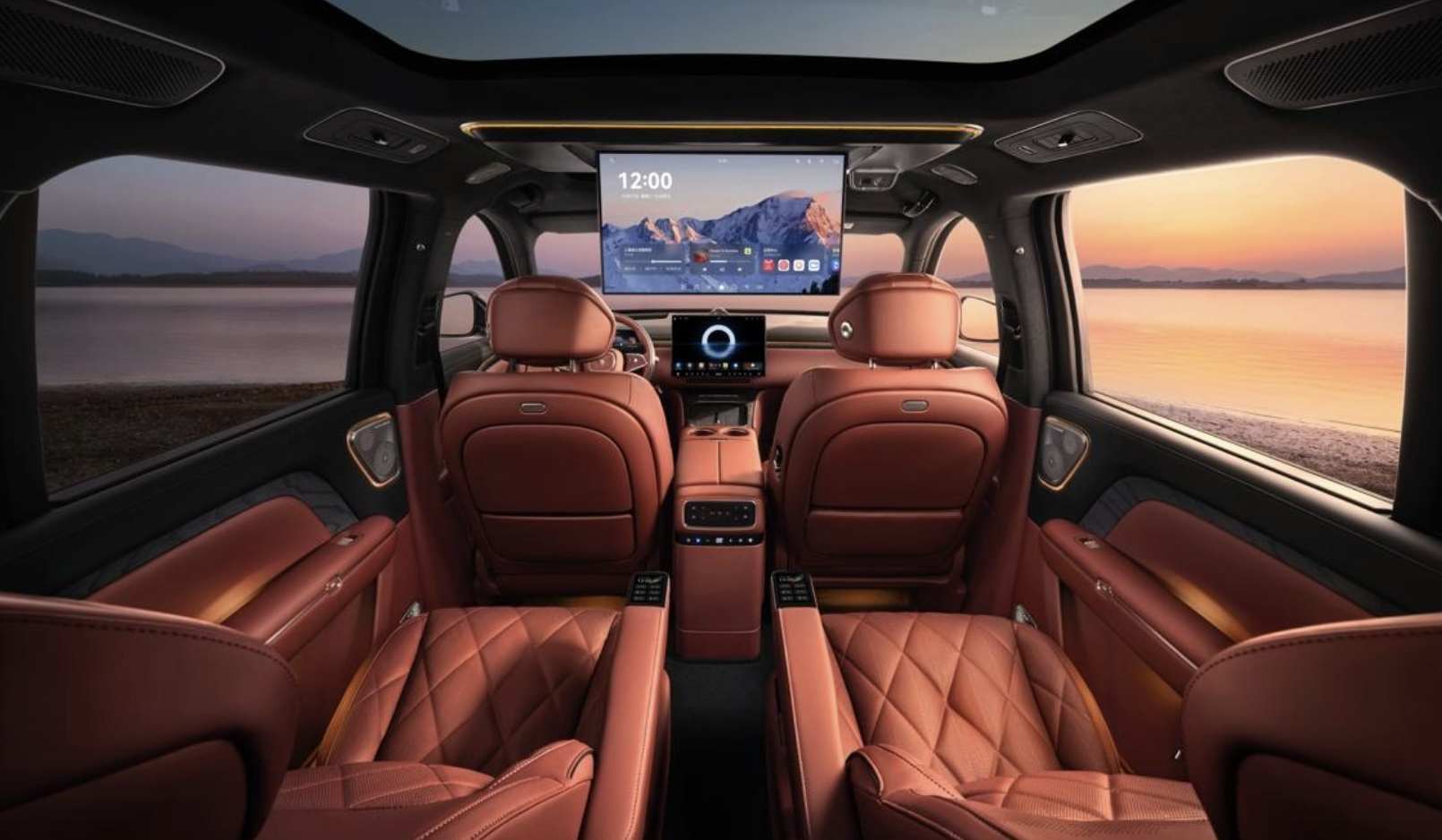 岚图泰山座舱首发，揭秘AI云舒座椅、鸿蒙语音大模型、32扬声器天籁声场