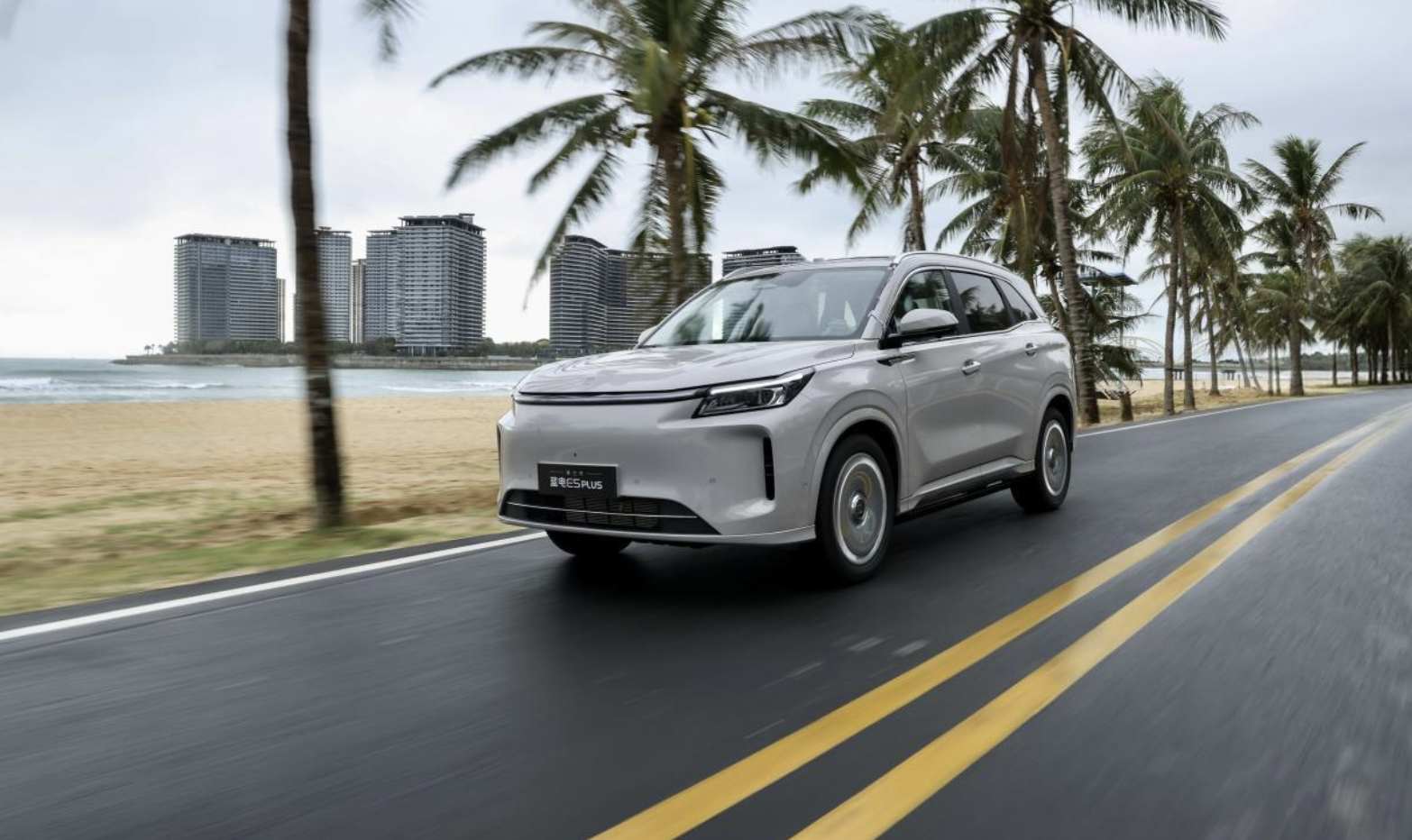 入门即顶配，第三代蓝电E5 PLUS正式上市，限时换新价仅11.98万元