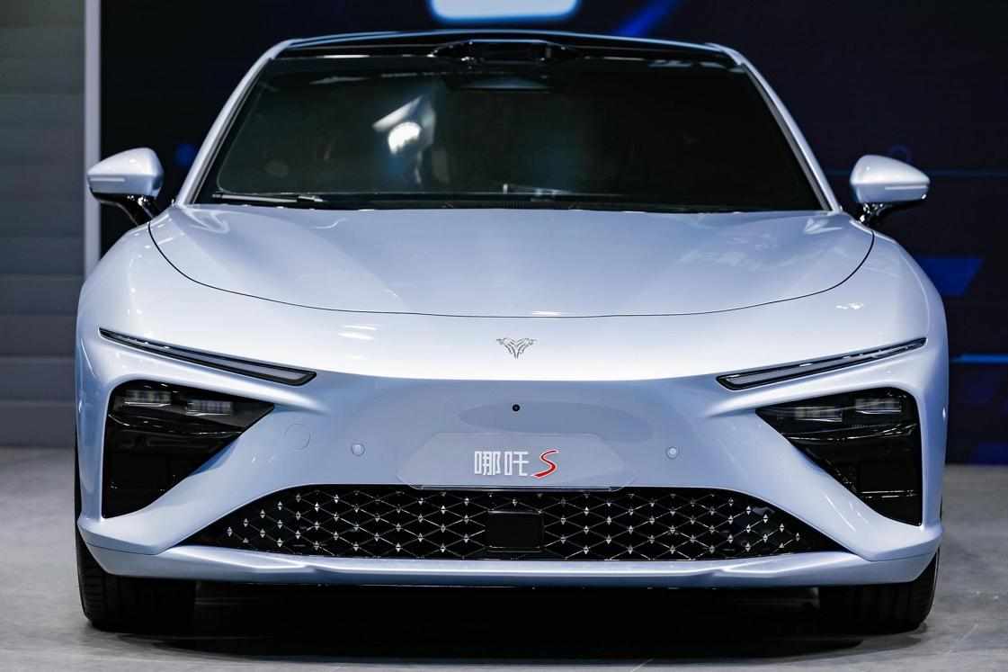 哪吒S发布最新内饰效果图 新车预计今年年底上市/续航可达1100km