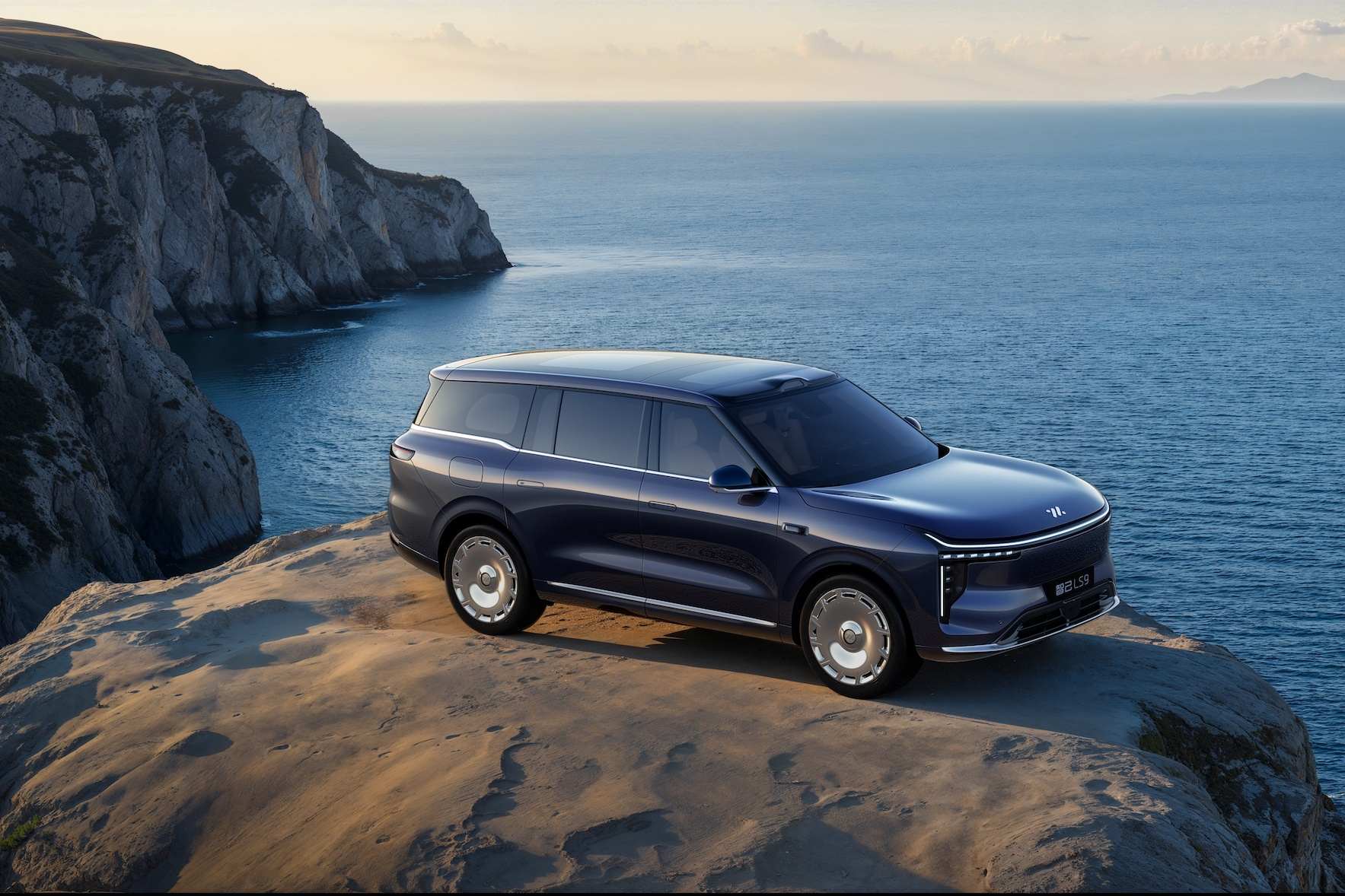 32.28万元起！全系皆Ultra，上汽旗舰大六座，智己LS9震撼上市