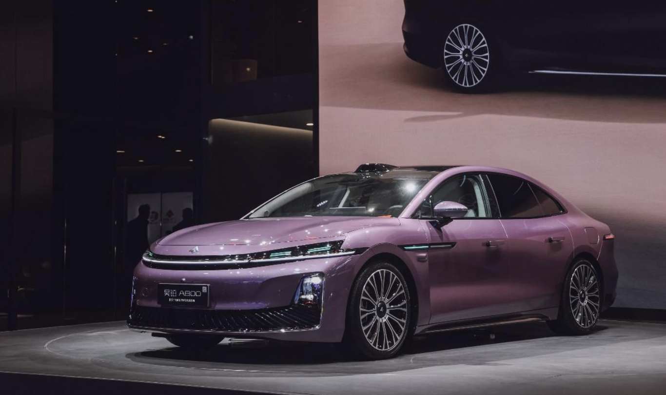 华系双智旗舰轿车，广汽昊铂A800内饰首发，为高速L3商用冲刺