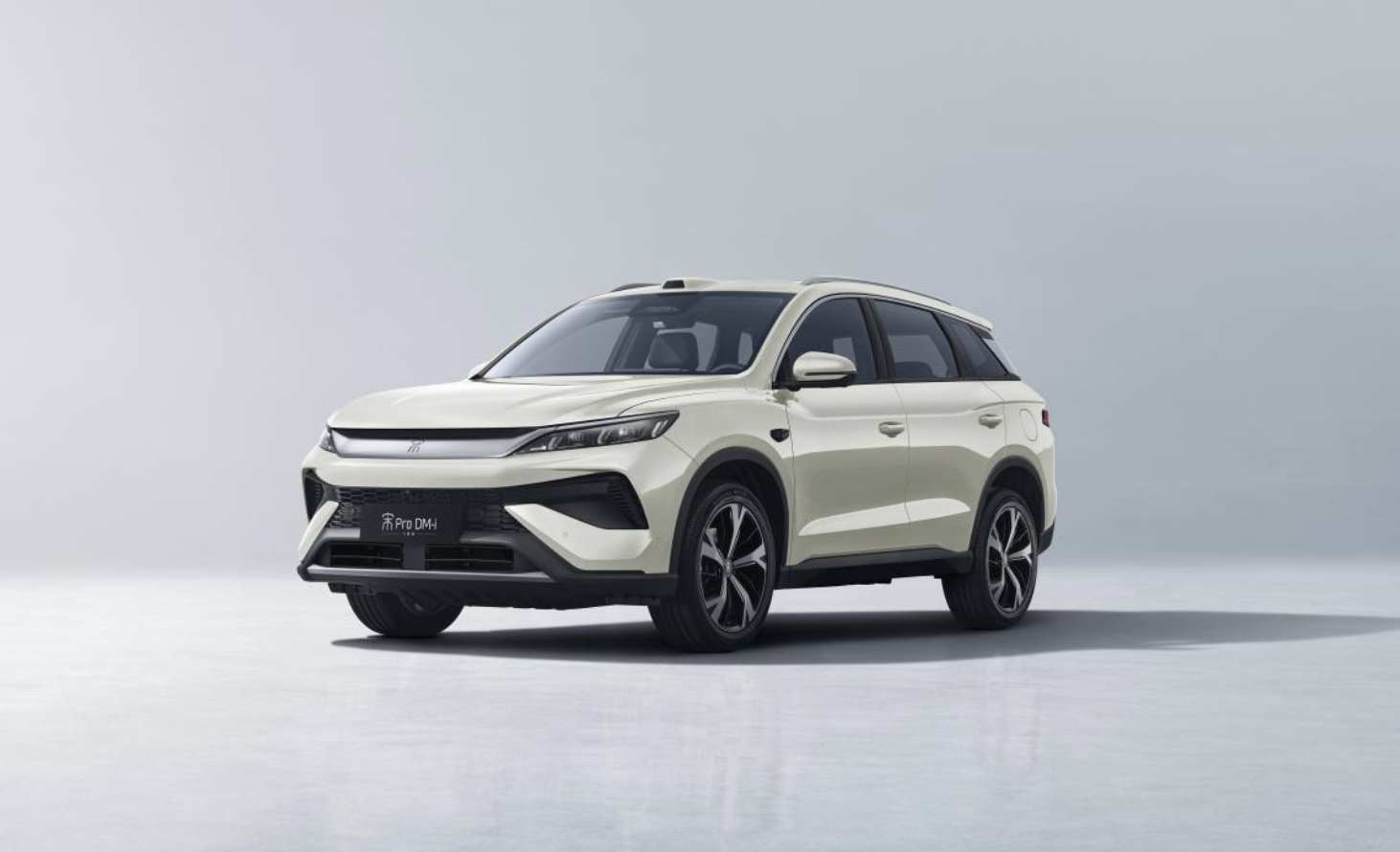 纯电续航301公里，配备3C神装+激光雷达！宋Pro DM-i 飞驰版上市9.99万起