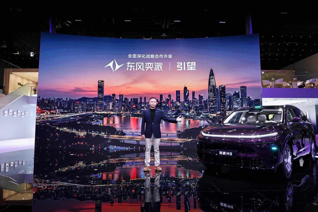 25万拿下华为乾崑“六件套”，这台大六座要掀桌子？