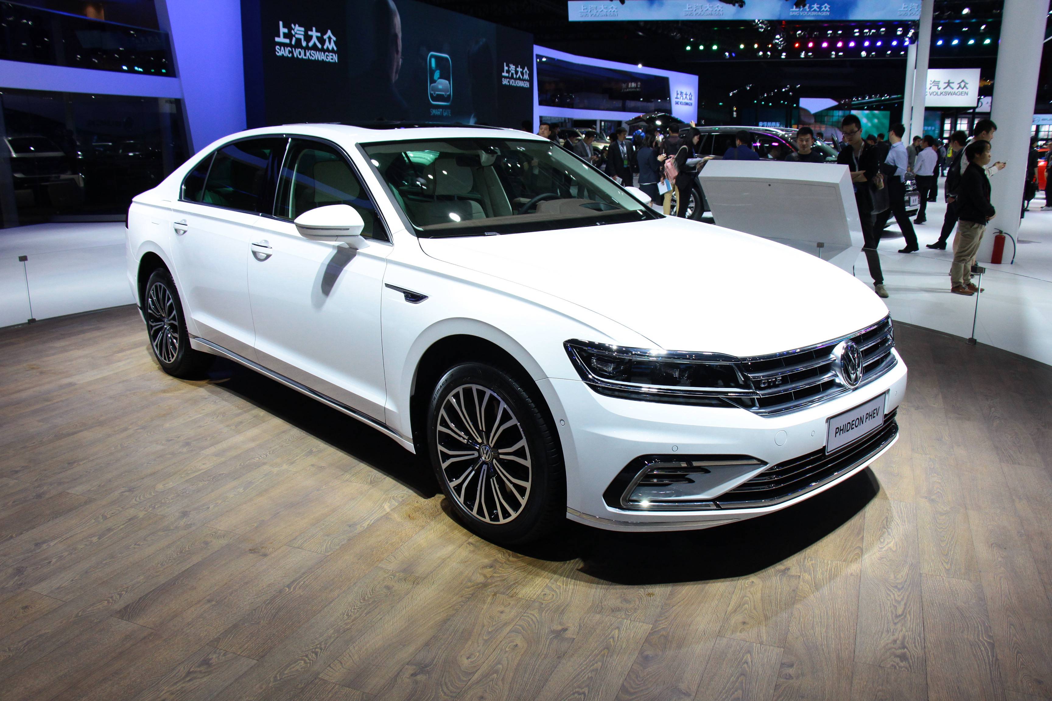 大众辉昂gte或将明年上市 动力同a6l e-tron