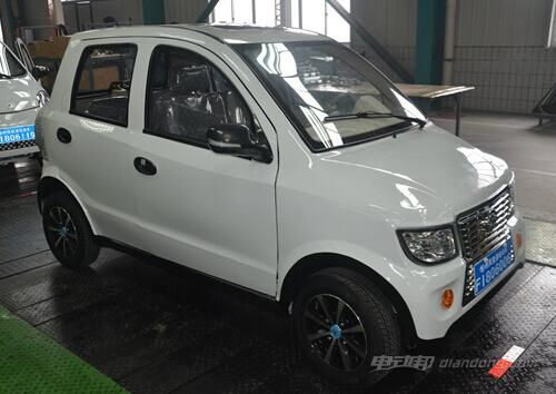 低速新能源汽车:时风d306