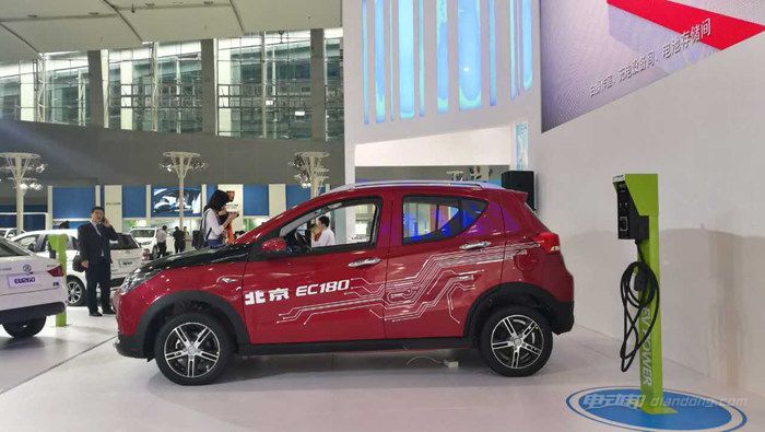 北汽新能源添新车 北京e·c180亮相车展