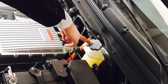 新能源电动汽车怎么保养?