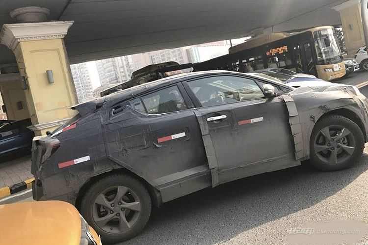 混动版有望同步国产 丰田最帅SUV国内出没