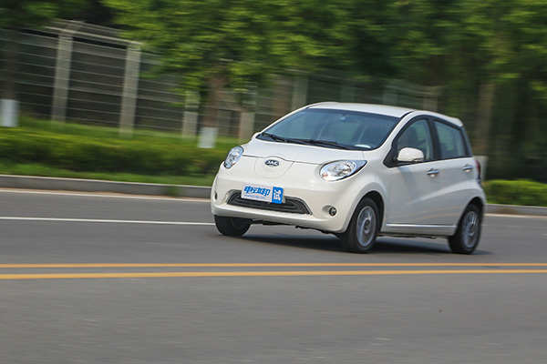 试驾江淮iEV6E 品质很高且不足6万的电动车续航200km+