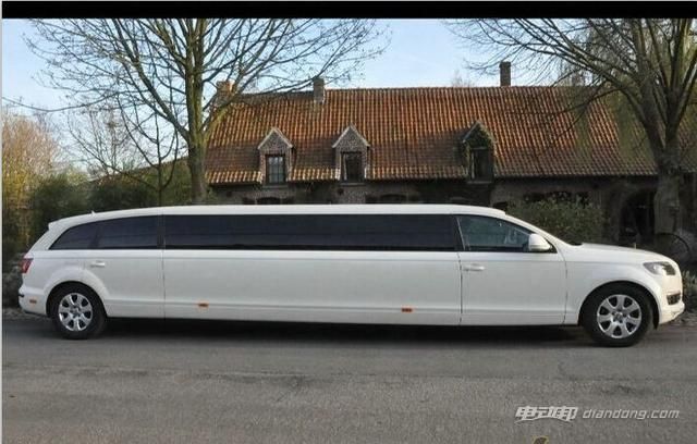 红旗旗舰是一汽轿车和福特公司联合开发的具有独立知识产权的顶级豪华