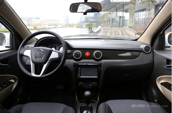 雷丁v60价格及车型介绍:内饰