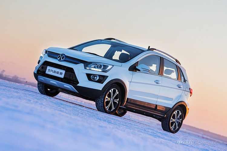 综合续航318公里 北汽新能源EX360官图发布