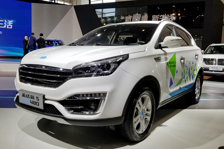 续航提升至380公里 华泰圣达菲5 xev480亮相