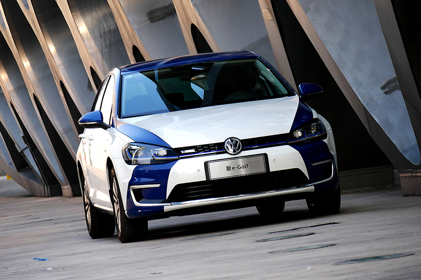 26万-续航 品质=大众e-golf,4分钟神解读电动版大众神车