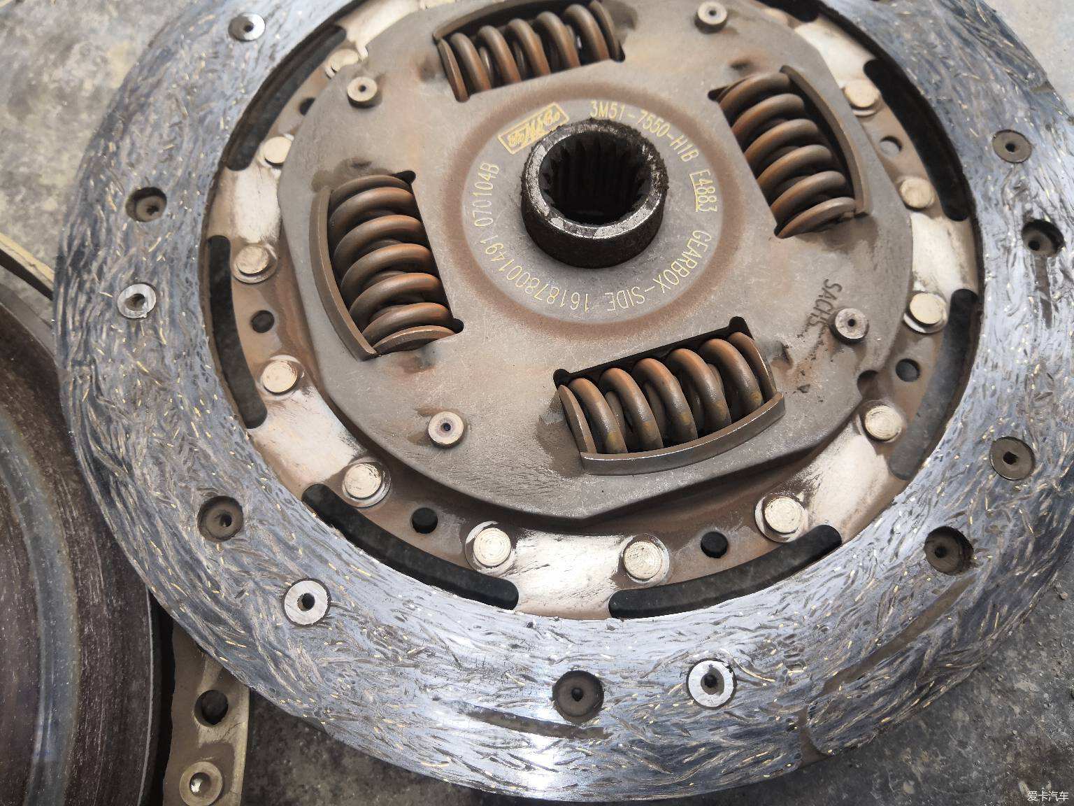 怎么让离合器重量变轻:离合器简介