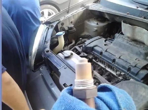 汽车氧传感器的作用是什么,汽车氧传感器的作用介绍