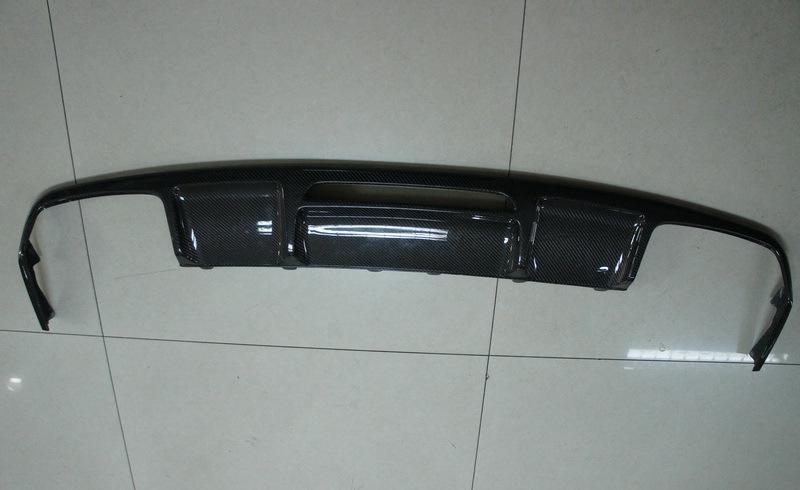 汽车梭型扰流器,什么是尾部扰流器介绍