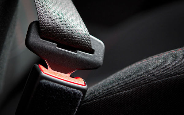 汽车安全带卡槽坏了