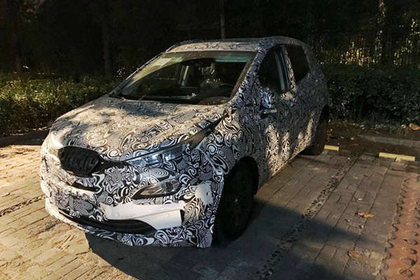 北汽新能源EX3谍照曝光，综合续航堪比家族大哥EU5