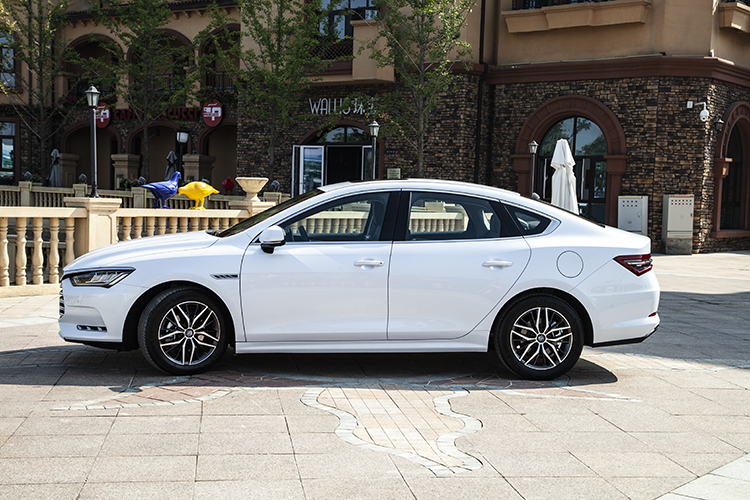 邦老师探店:比亚迪秦pro ev500高配火爆,但提车遥遥无期