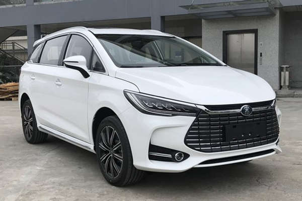 有6/7座俩版本，我们获得了比亚迪宋MAX EV的申报信息