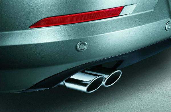 汽车排气筒滴水正常吗——排气筒冒烟