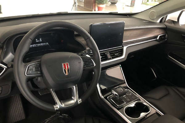 “红旗”汉字 logo 被换掉，E-HS3 量产版内饰曝光，计划今年上市