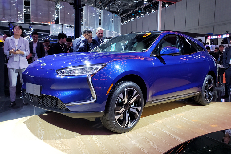 80 万元,第四季度交付,金康 seres sf5 亮相上海车展