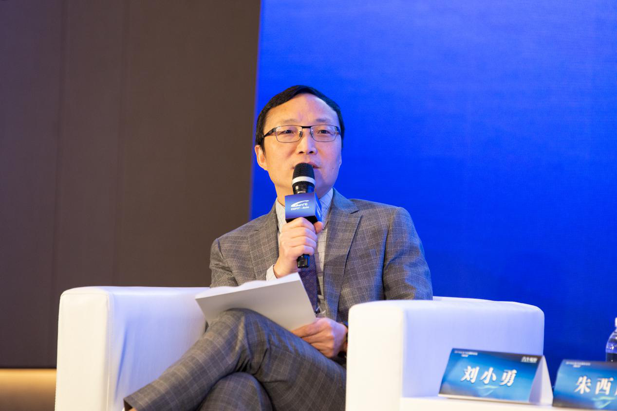 《汽车观察》杂志社社长,总编辑刘小勇总结说,合资和股比是生意,不是