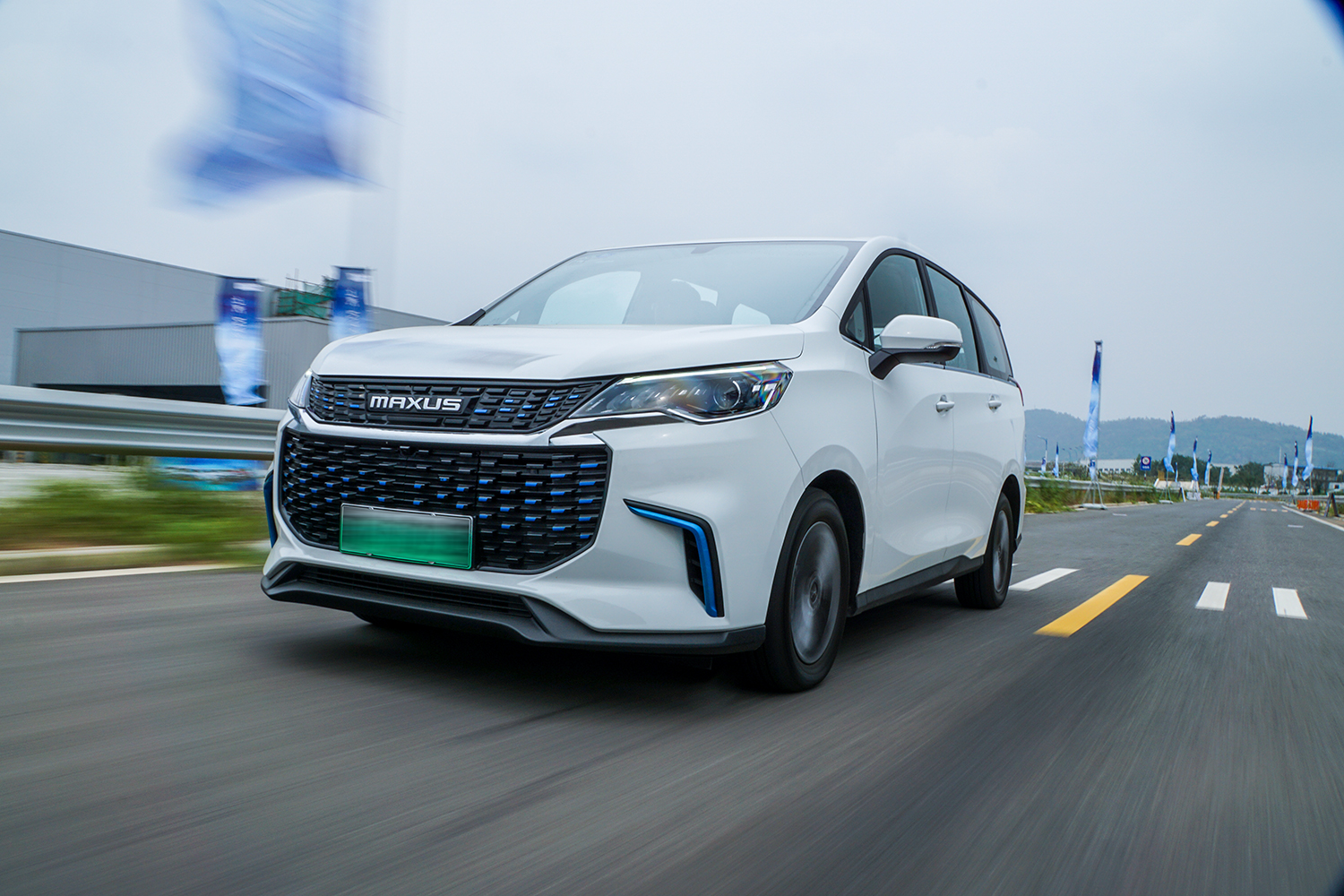 底盘质感出色的家用mpv 场地试驾上汽maxus euniq 5