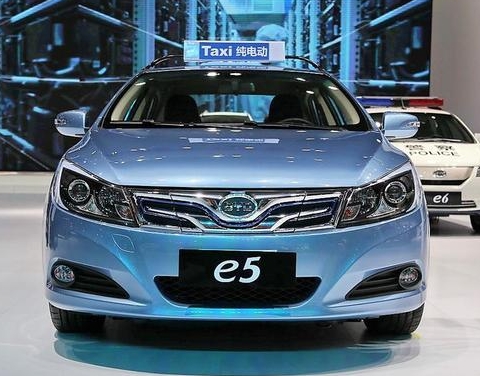今天的电动邦小编要为大家介绍一下有关 比亚迪e5车型详解的一些知识.