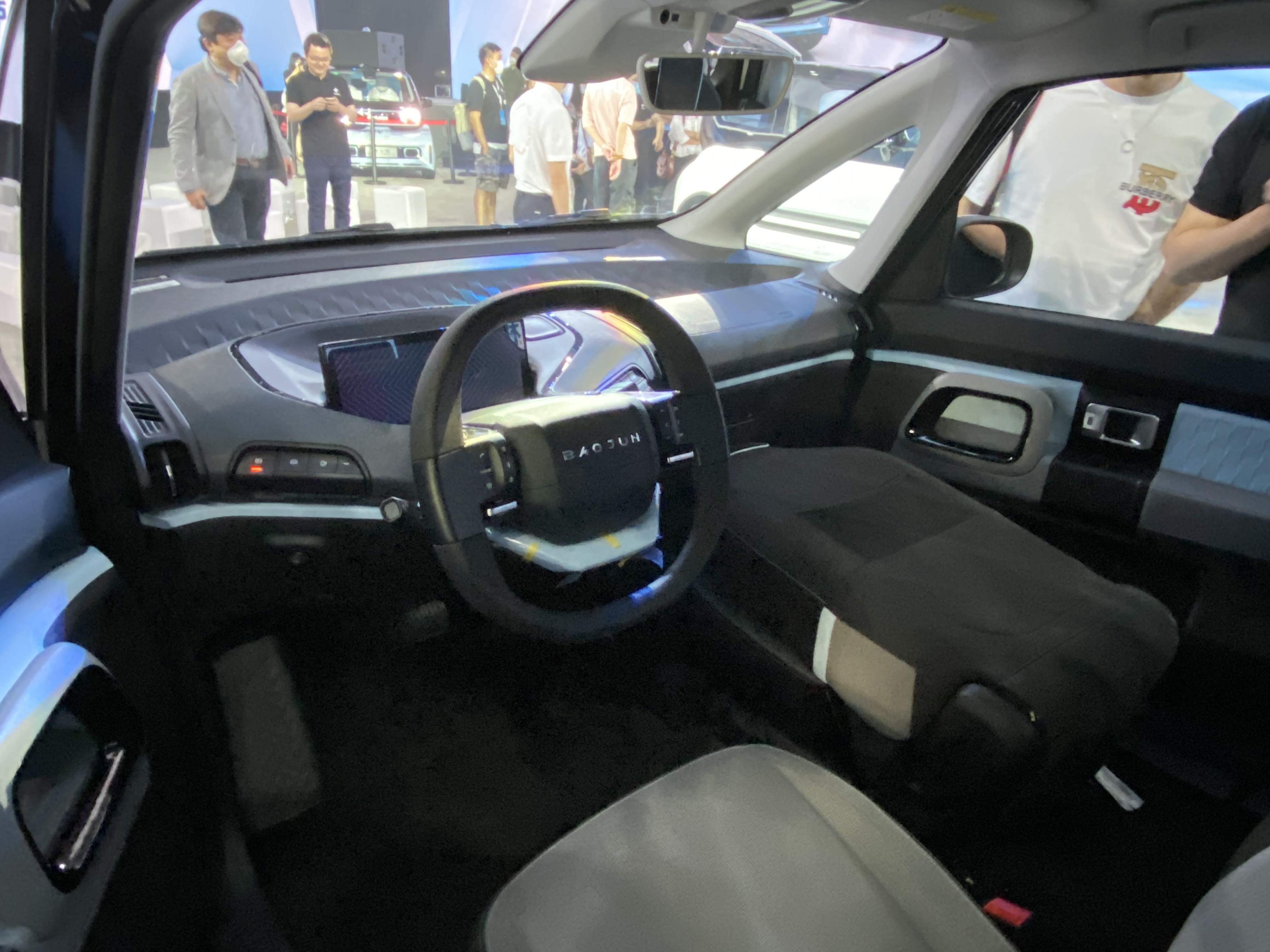 3种座椅布局 l2级别辅助驾驶 新宝骏e300正式开启预订