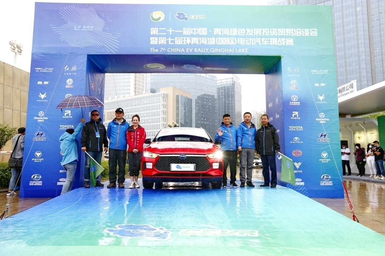 轿车a1组005号赛车&mdash;&mdash;奇瑞艾瑞泽e,担任领航的是赛艇世界