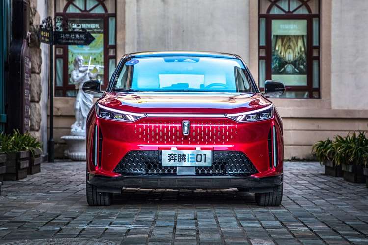 一线供应商加持/丰富配置 不容忽视的奔腾E01